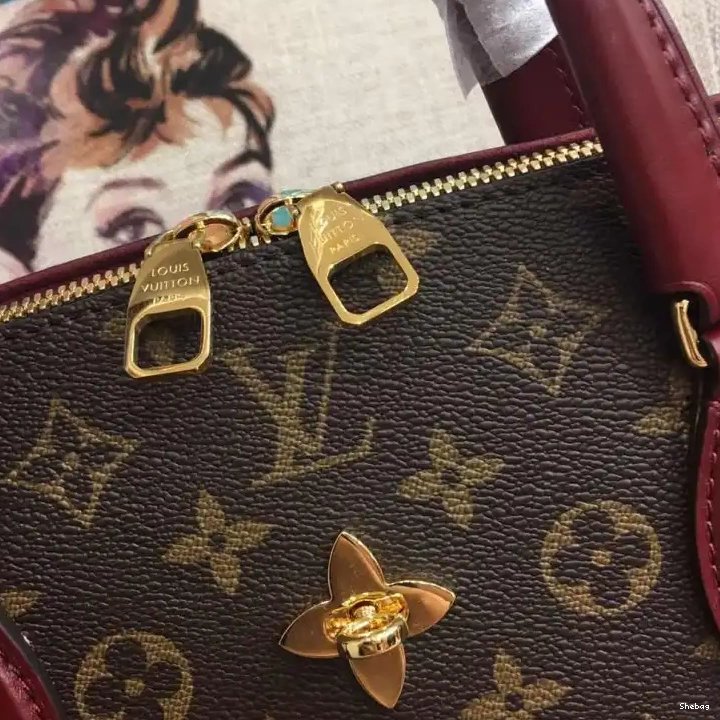 Bags 19B570429 LV 0818